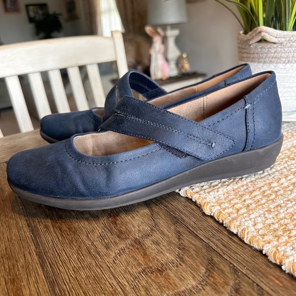 Easy Spirit Aranza Mary Jane Comfort Shoes Adjustable Strap Flats Blue Size 9 - Picture 2 of 9